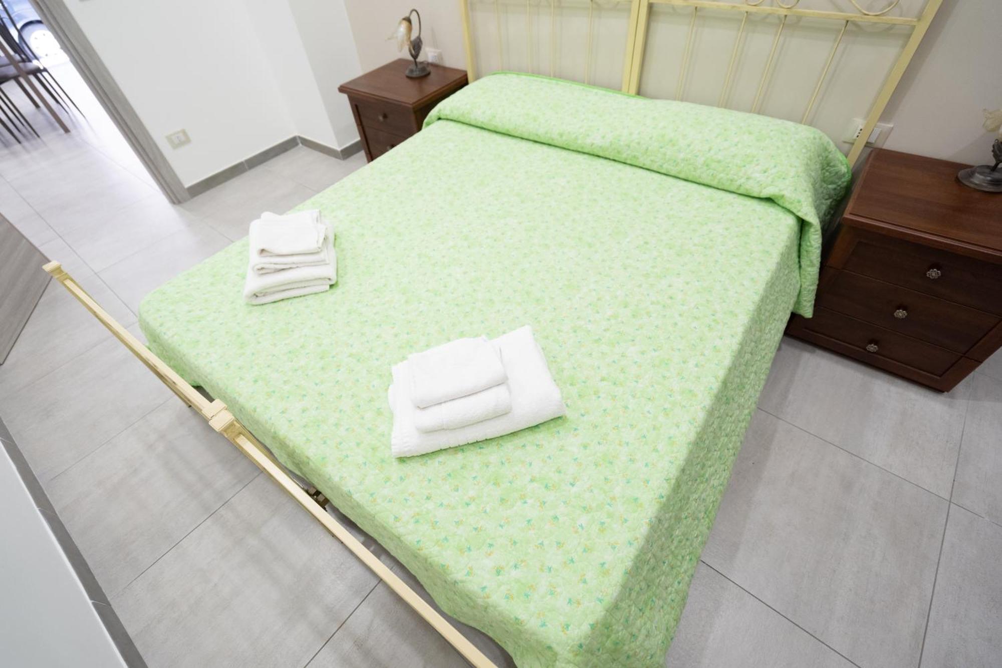 Apartamento Casa Vacanza Serafino Catania Exterior foto